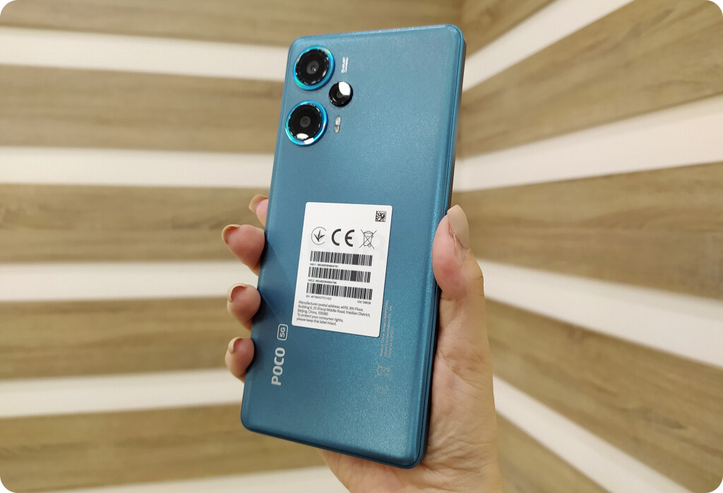 Poco f5 12. Poco f5 фото.