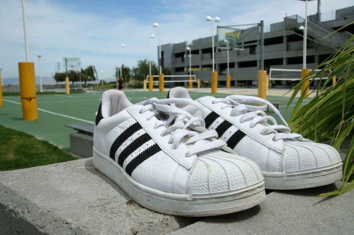    Минпромторг: Adidas пока не нашел покупателя на свои российские активы