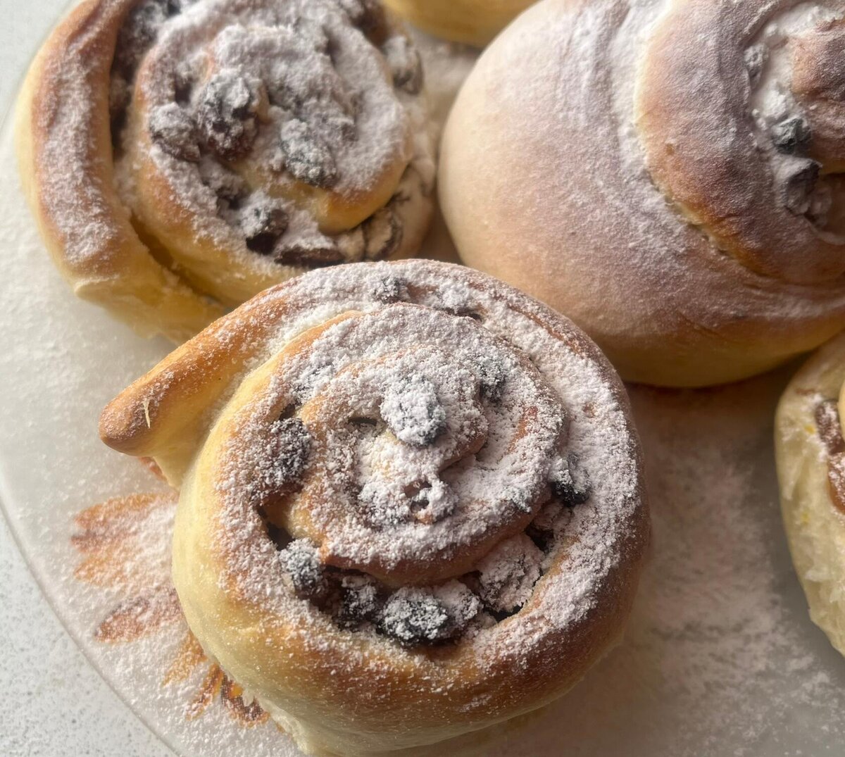 Немецкие Булочки Rosinenschnecken с марципаном. Немного модернизировала😊 В  оригинале идут с лимонной глазурью, а лимон 🍋 я не люблю🤷🏻‍♀️ | Кошечка  Чиху | Дзен