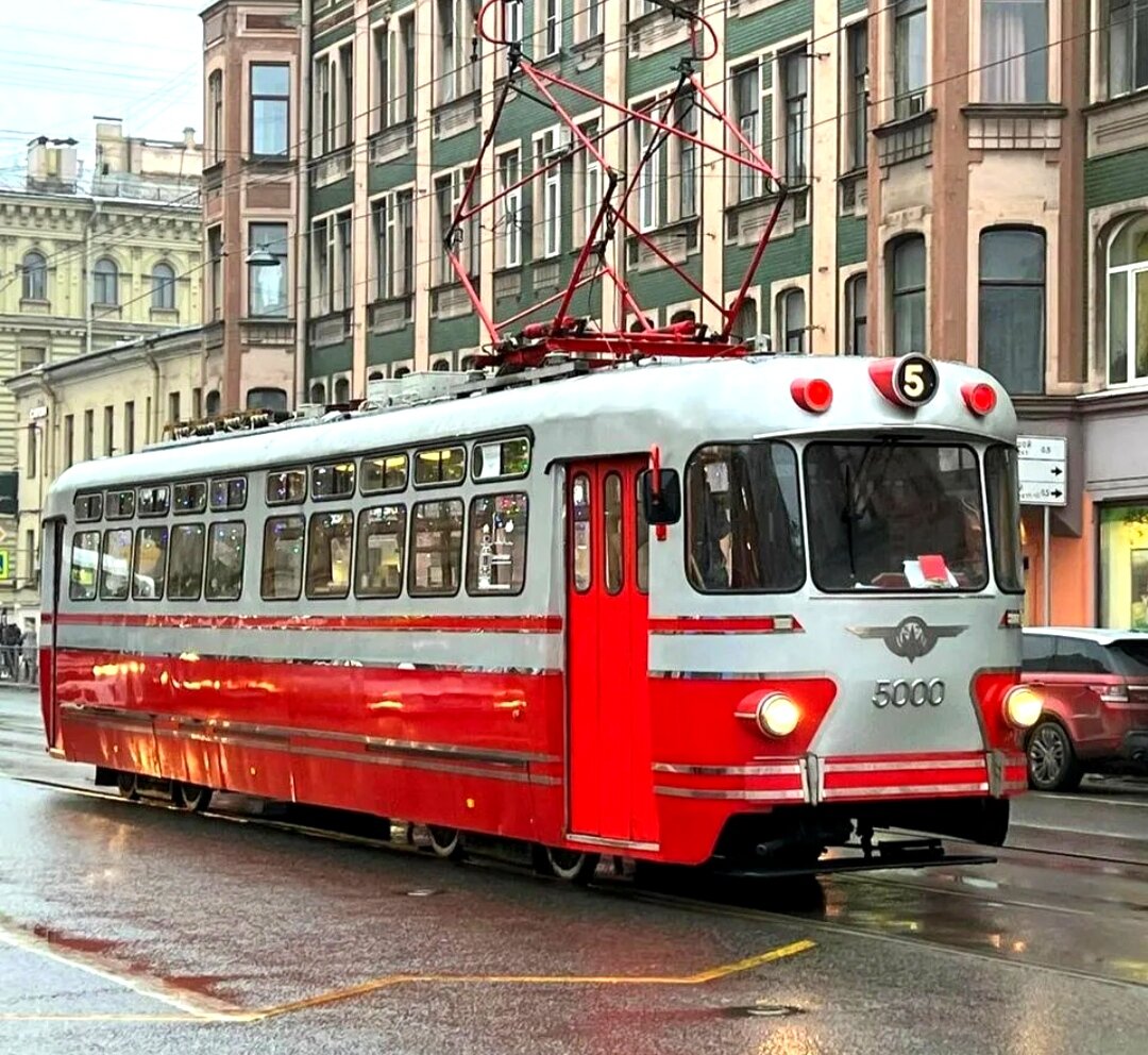 Трамвай достоевский. Ретро трамвай СПБ. Ретро трамвай СПБ 2023. Трамвайчик экскурсионный СПБ. Экскурсионный ретро трамвай.