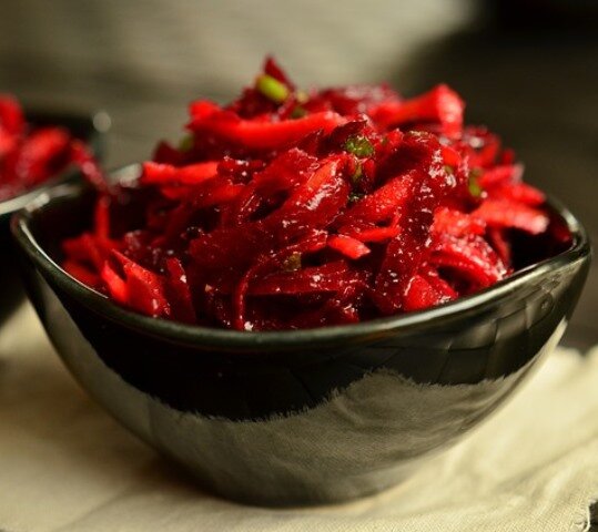 Привычное блюдо для праздничного и повседневного стола. Есть в нем польза для организма?