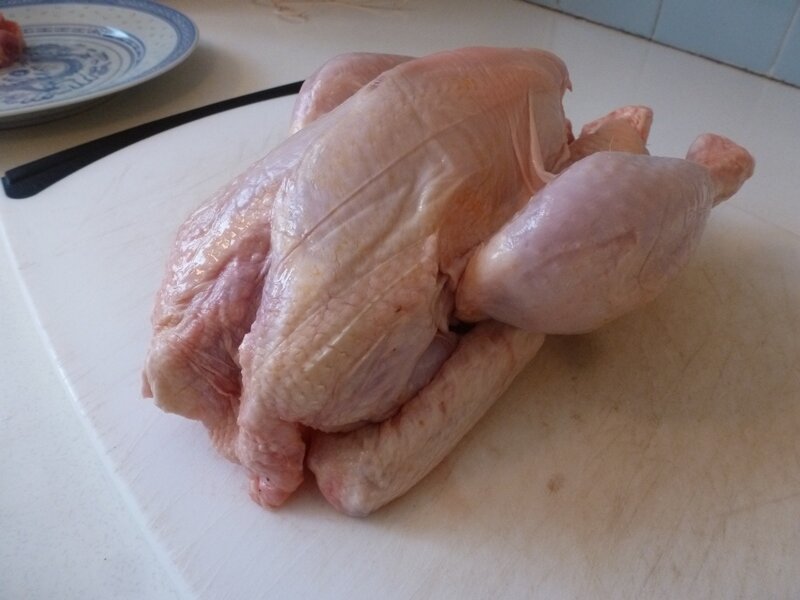 Итак, имеем целую курицу 1,9 кг. 