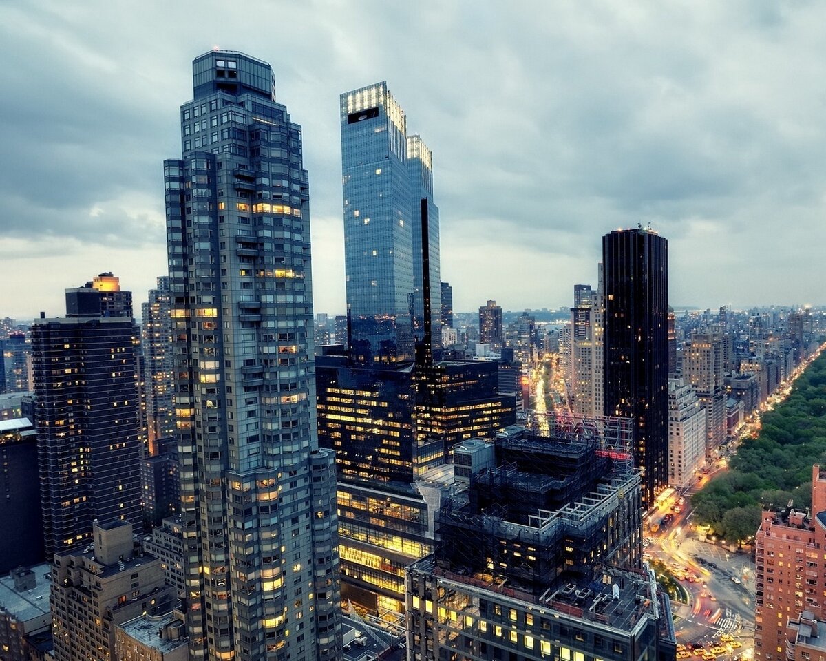Источник фото: https://wallpaperscraft.ru/download/nyu-york_west_midtown_new_york_sumerki_nyc_usa_28634/1280x1024