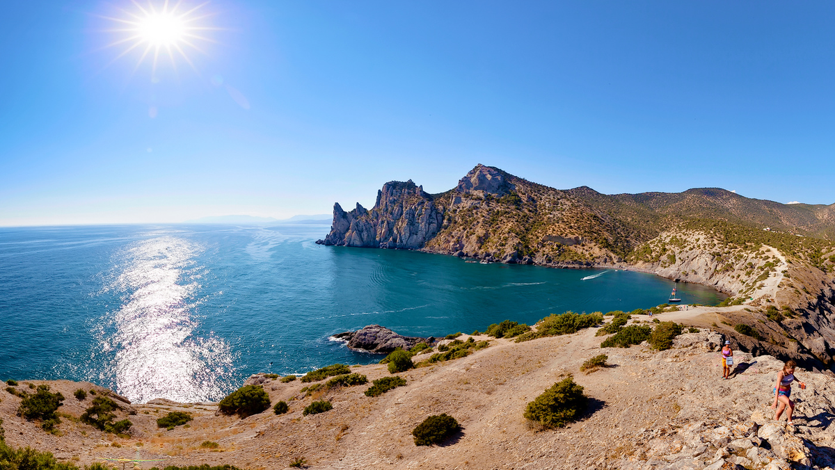 А также в крыму и. Черное море Крым. Крымское черное море. Побережье Черноморского побережья Крыма. Черноморскоепоборежие.