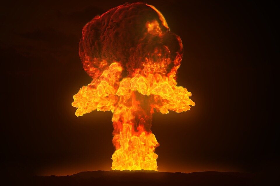 https://cdn.pixabay.com/photo/2017/03/12/01/15/nuclear-2136244_960_720.jpg
