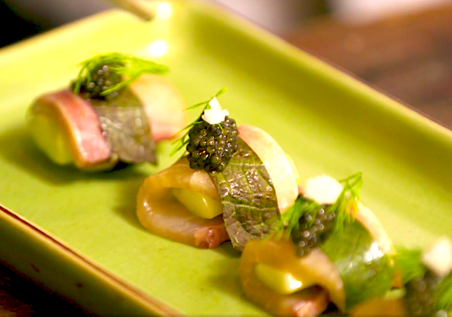 вариация на тему японских суши. Напомним, что шеф имеет японские корни