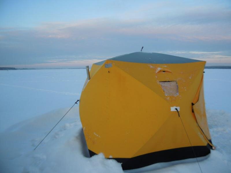 Зимняя палатка обогрев. Самодельная палатка для зимней рыбалки. Крутая палатка для зимней рыбалки. Обогрев палатки для зимней рыбалки. Зимняя палатка 2020.