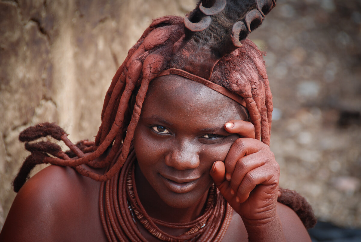 Племени химба что у них с волосами
