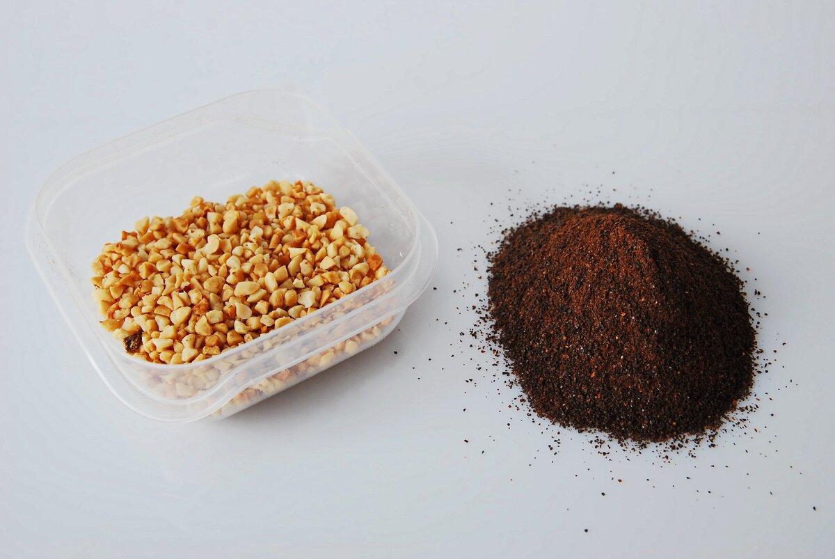 Фото автора. Орешки и солод для хлеба