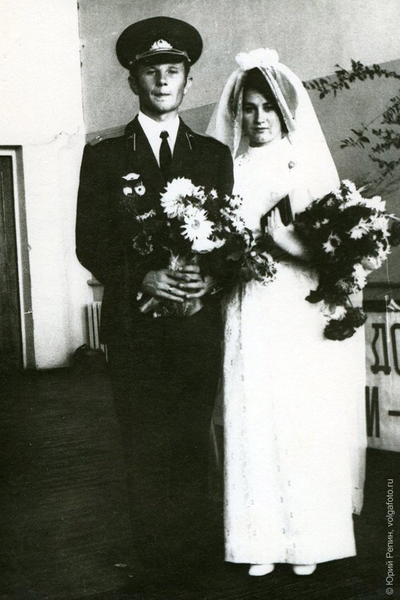  В разные годы СССР существовало довольно много  свадебных традиций. Давайте вспомним о них.-16