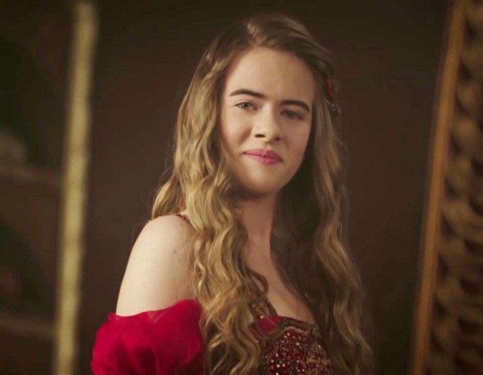 Кёсем примерно 13-14 лет