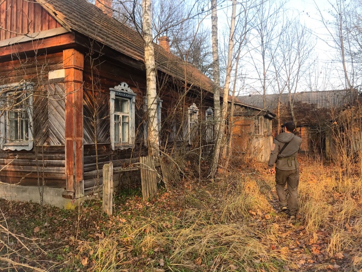 Нашли дома самосёлов в Чернобыльской зоне, которых отселили 8 лет назад. Видео