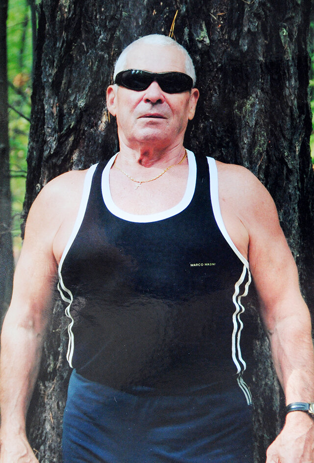 Силачу давно за 70