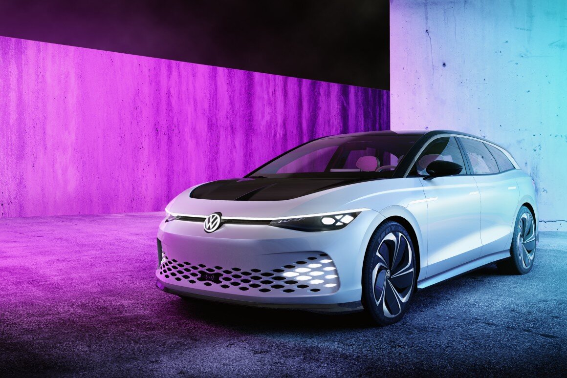 VW ID Space Vizzion Concept довольно амбициозен с уникальным дизайном ID Vizzion с коэффициентом сопротивления всего 0,24 и дальностью до 300 миль 