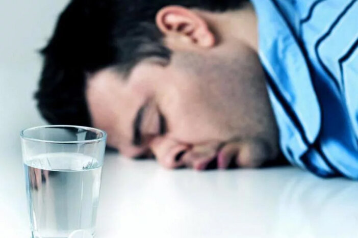 Говорим о тех распространенных случаях, когда пить приходится несколько дней и ночей кряду