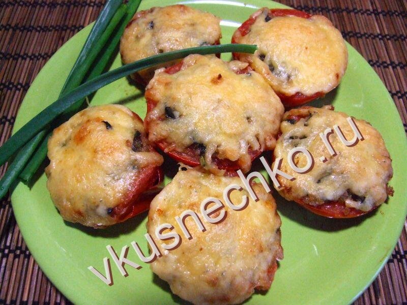 Как приготовить Помидоры, фаршированные маслинами и хлебом, пошаговый рецепт с фото.