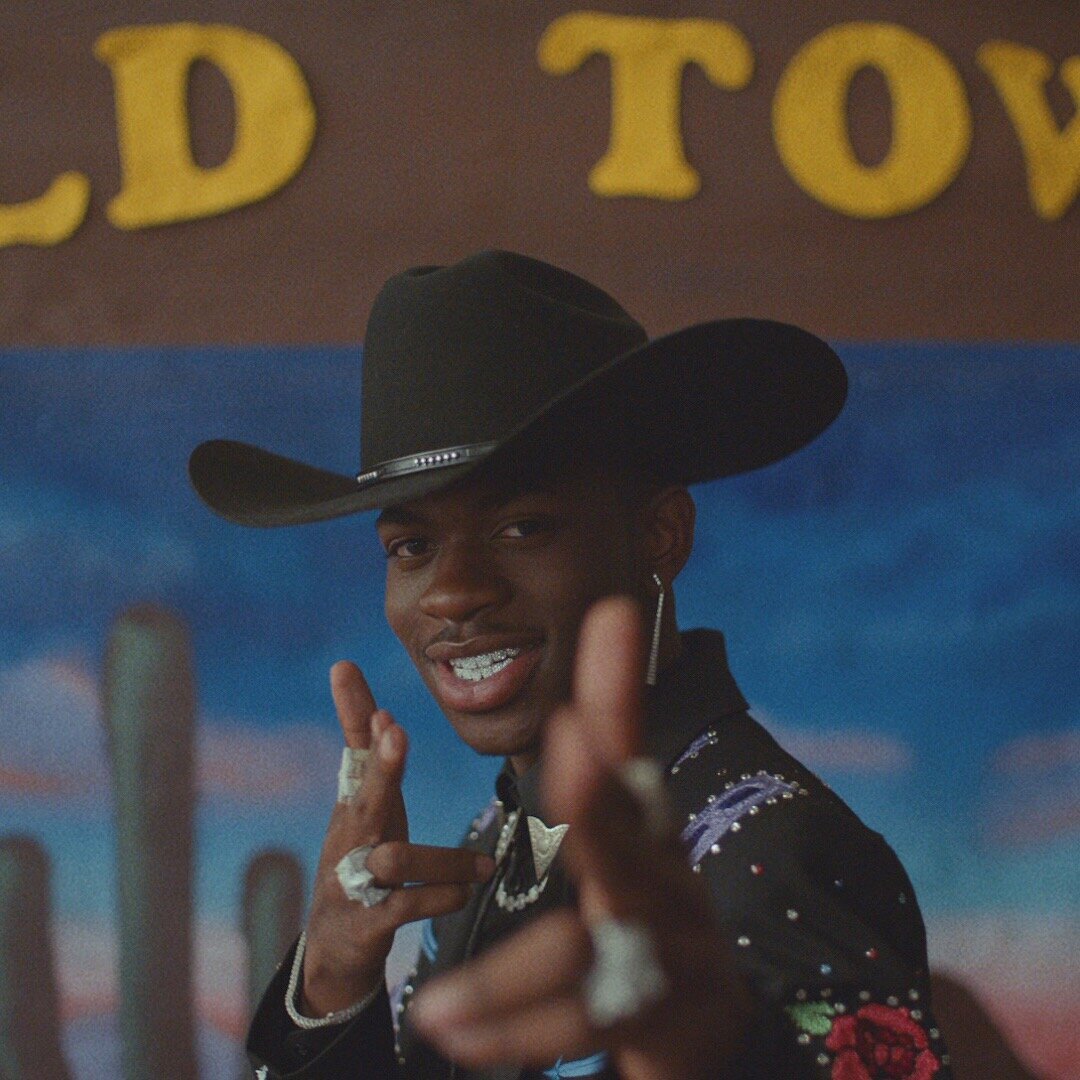 Wrangler lil nas x. Lil nas x old town road обложка. Песня lil nas x old town. Лил нас икс. Песня lil nas x old town.
