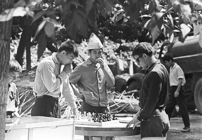 Никакого ажиотажа и беспредела, который должен бы сопровождать подобные события в "цивилизованной стране" - yandex.ru 