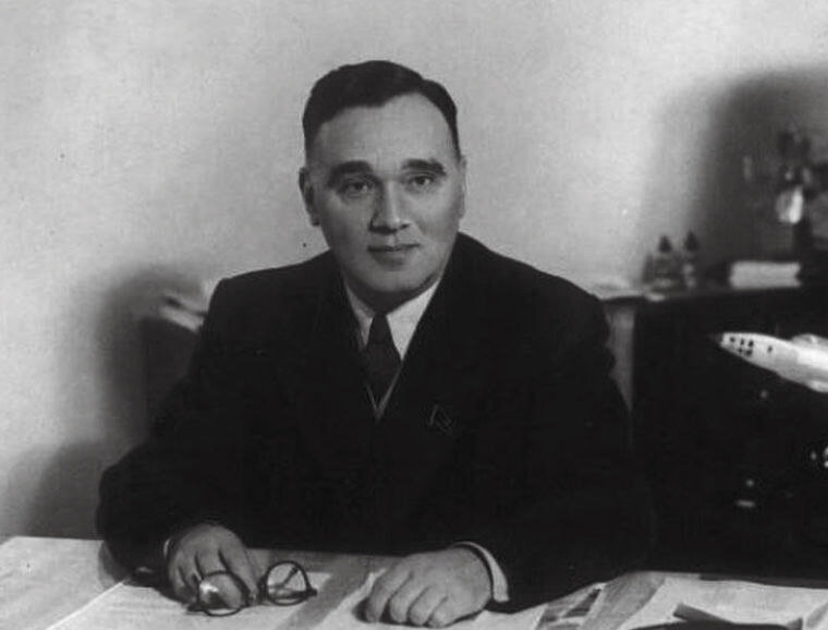 Александр Яковлев