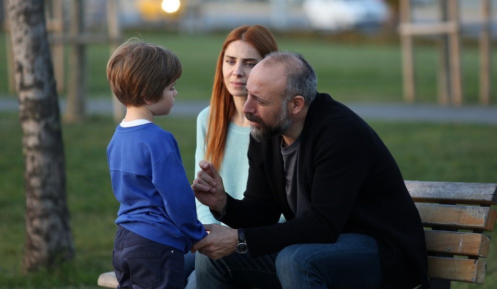 кадр из сериала "Вавилон"