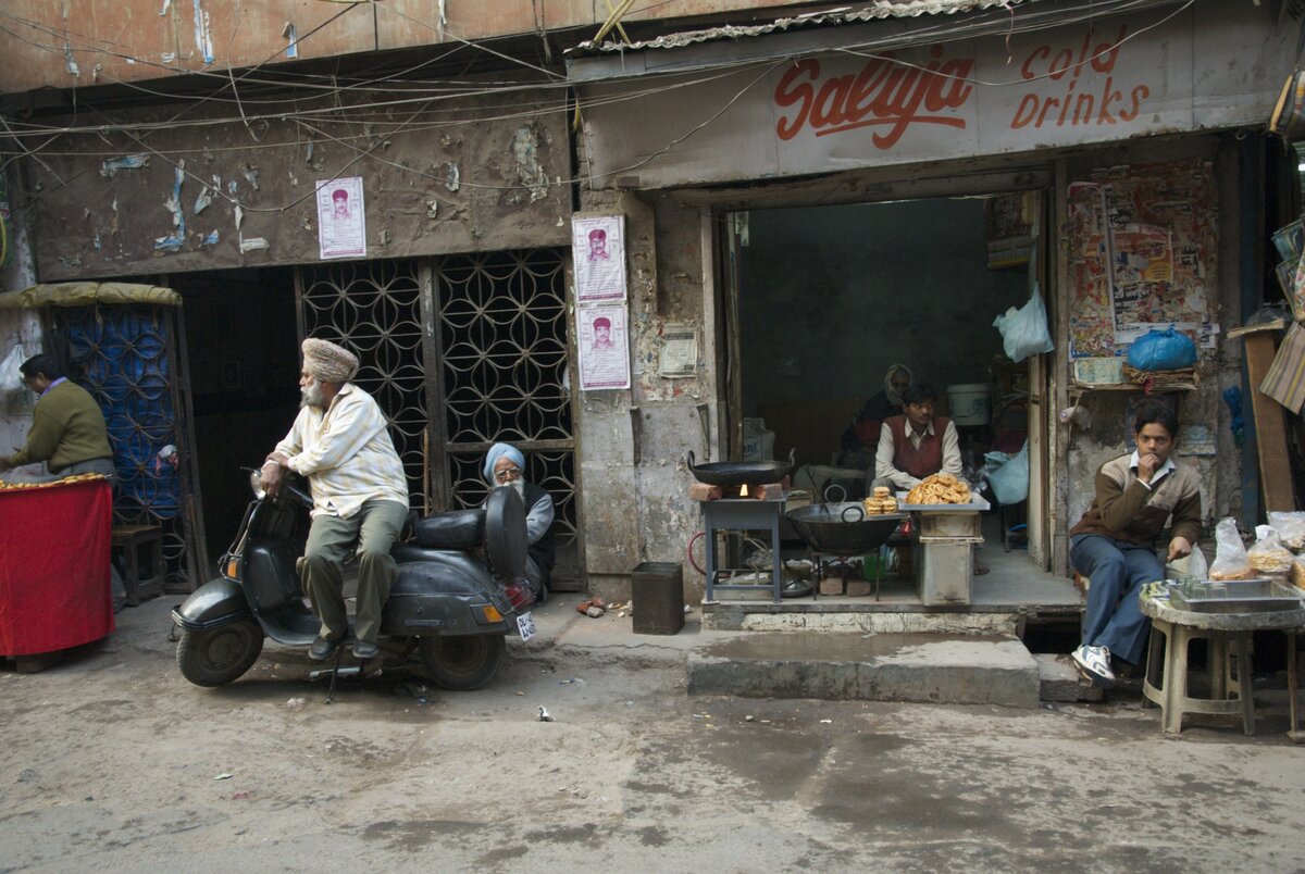 Улица Main Bazar в Нью Дели