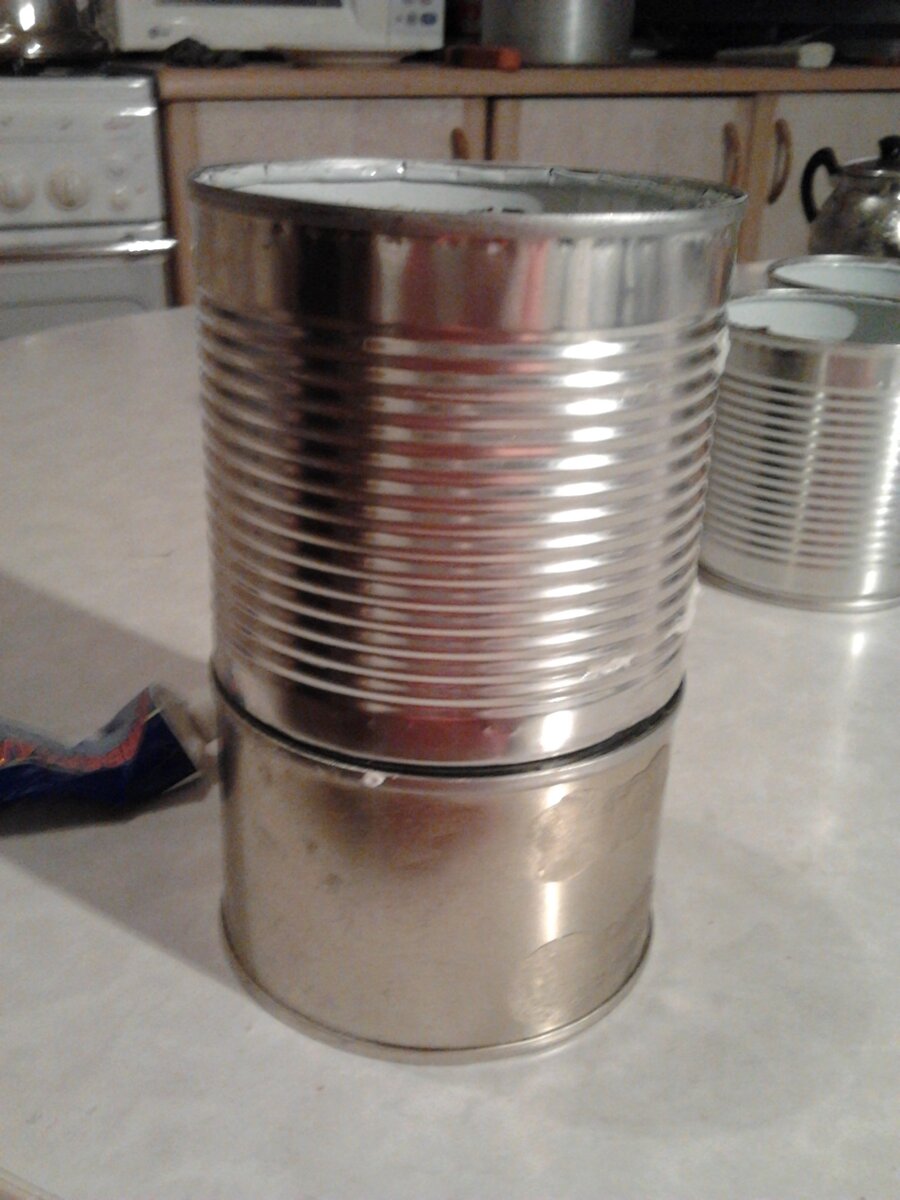 Склеила 2 банки