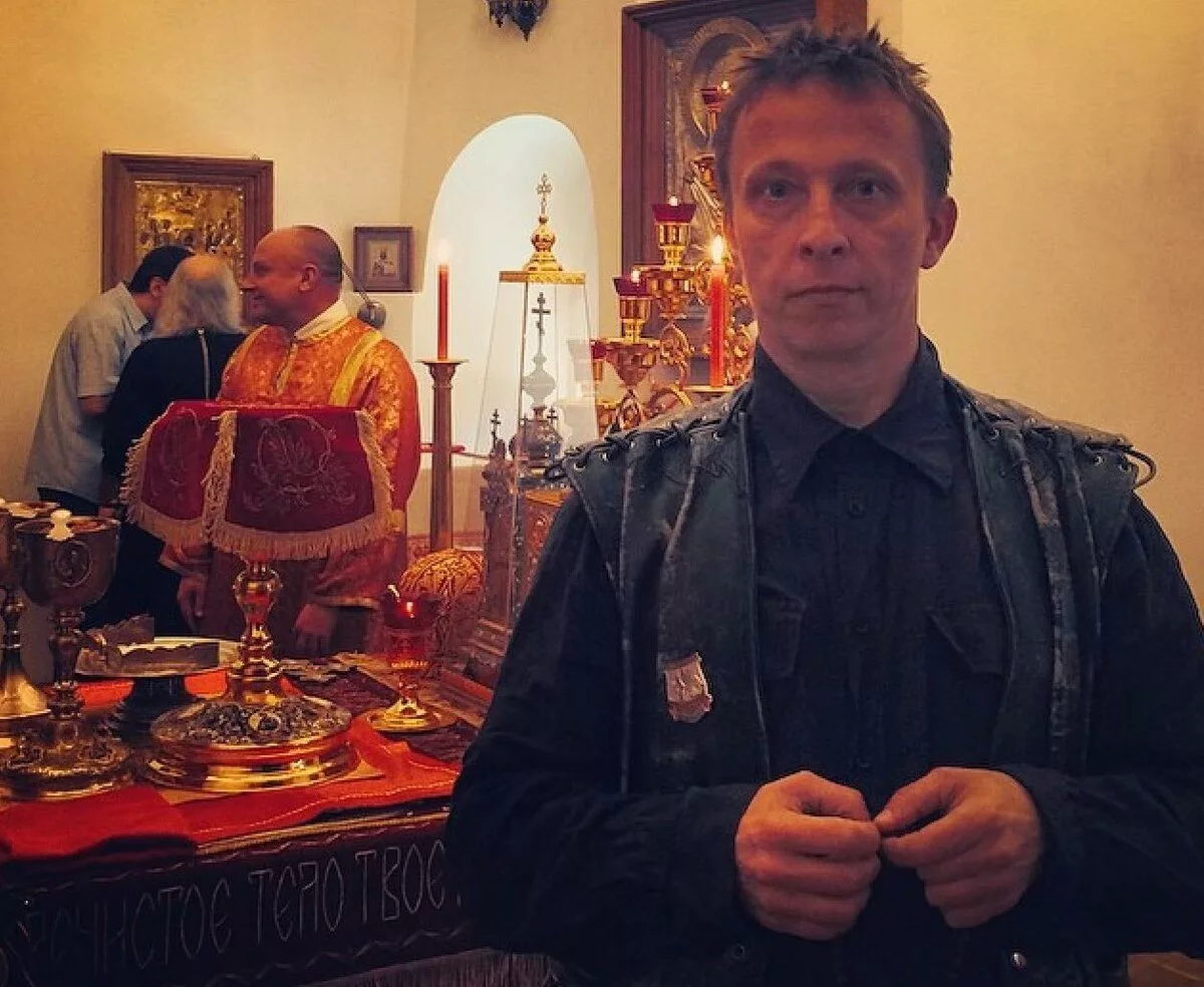 Охлобыстин служил. Иван Охлобыстин священник. Иван Охлобыстин батюшка. Иван Охлобыстин в церкви. Священник актер Иван Охлобыстин