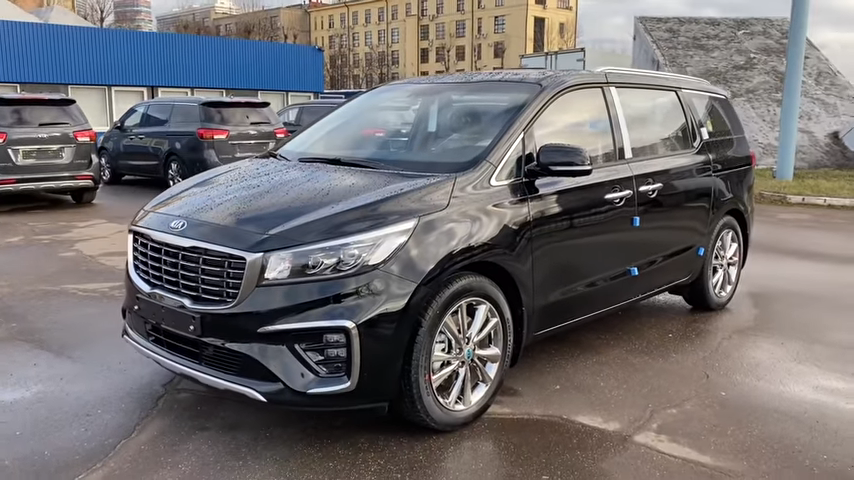 Комплект щеток стеклоочистителя LAVR для Kia Carnival 2020-2023 (650 и 500 мм) /