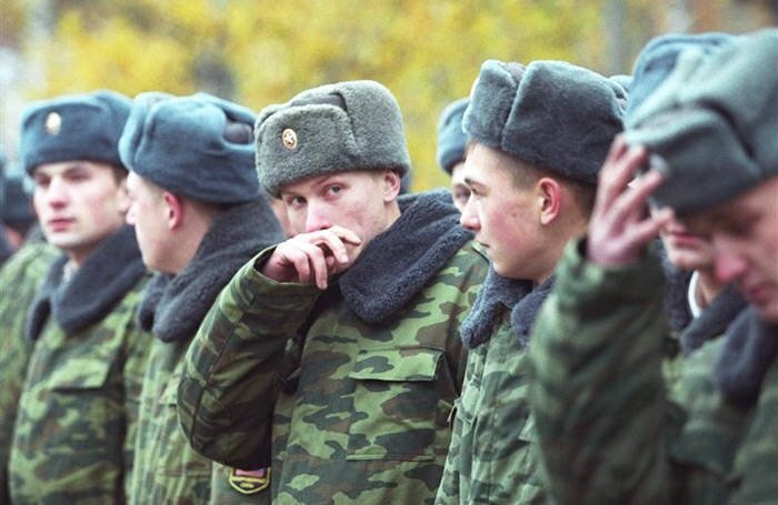 "Дедовщина" продолжает процветать в армии. Фото "Военное обозрение" 