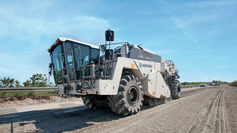 John Deere начал продажи техники Wirtgen Group в России