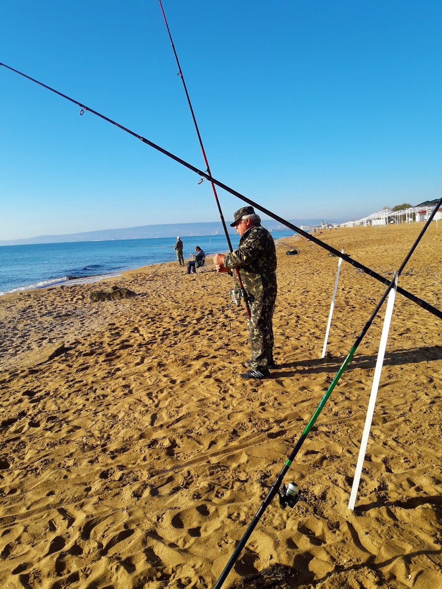 Шикарный пляж села Береговое❤️, что находится в Крыму, ⛱обзор пляжа и рыбалка, попалась рыба игла и кефаль