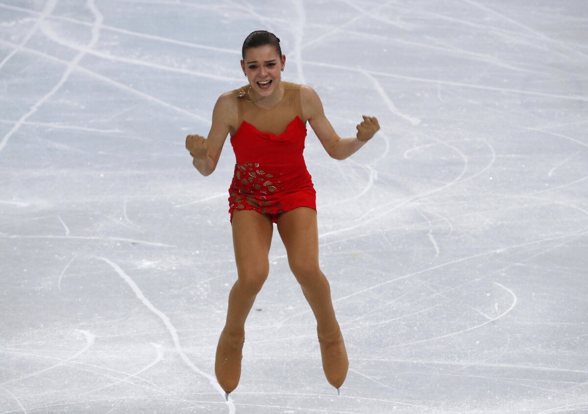 Олимпийская чемпионка по фигурному катанию Аделина Сотникова: «Мне бы поесть тортика...»