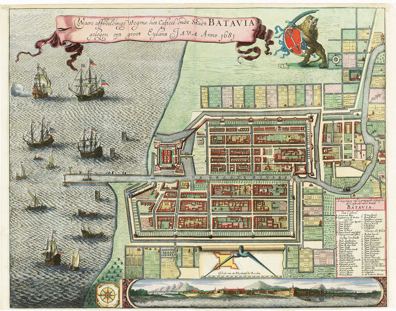 Карта Батавии в 1681 г. Карта -  старинный план города, опубликованный в 1690 году. На карте изображены несколько больших голландских парусников, старый голландский замок, каналы и городские стены. Внизу карты - вид на город с моря. Ресурс фото: nowjakarta.co.id
