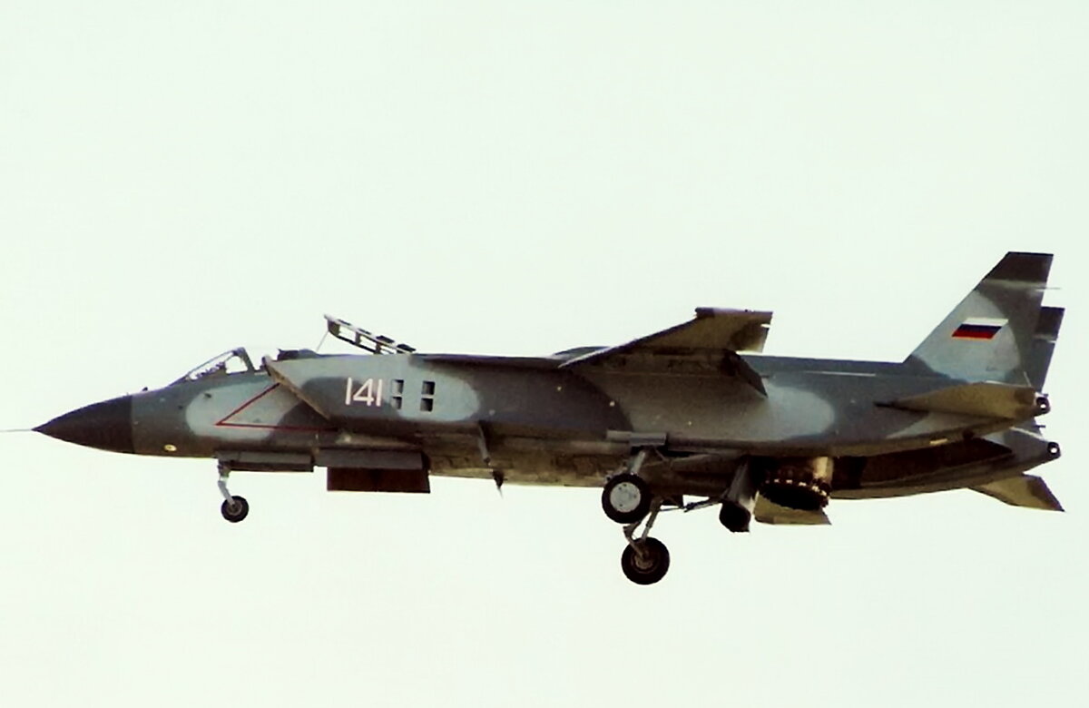 Як-141 -  самый удачный проект прошлого века сверхзвукового всепогодного палубного истребителя вертикального взлёта и посадки преодолевший скорость звука.
