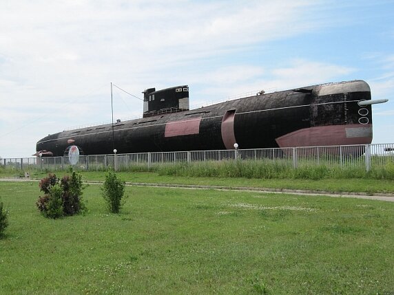 Подводная лодка Б-307, доставленная в технический музей АвтоВАЗа с места службы целиком