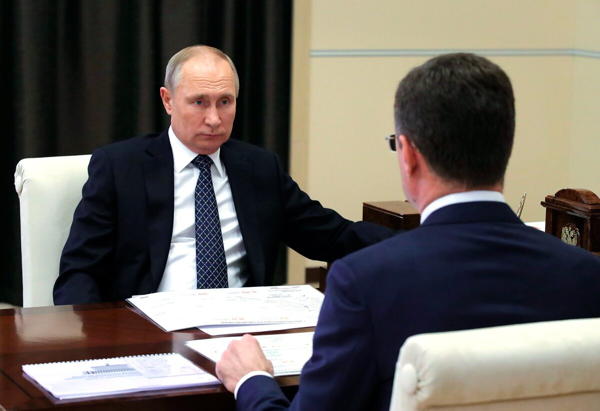 Новак даёт обещание не "шалить" с бензином. Яндекс Картинки