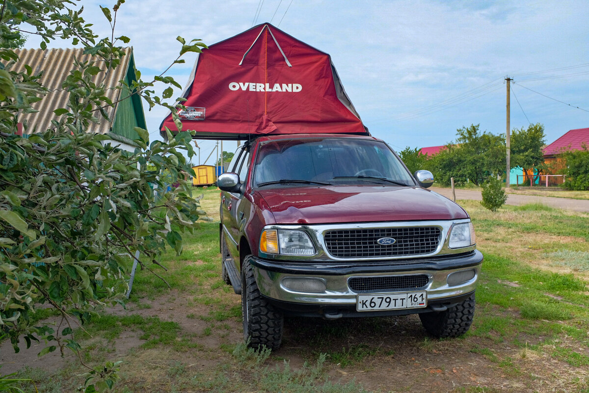 Мой первый опыт автопутешествий. Старенький форд Экспедишн с палаткой на крыше