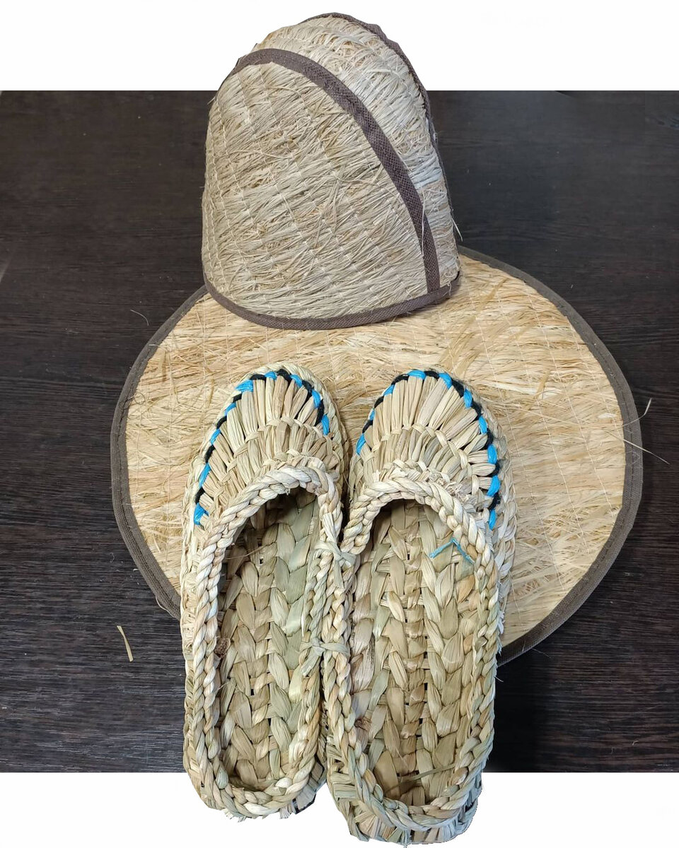 Шапки и специальные тапочки - это обязательно. Фото: instagram.com/sad_kamney62.