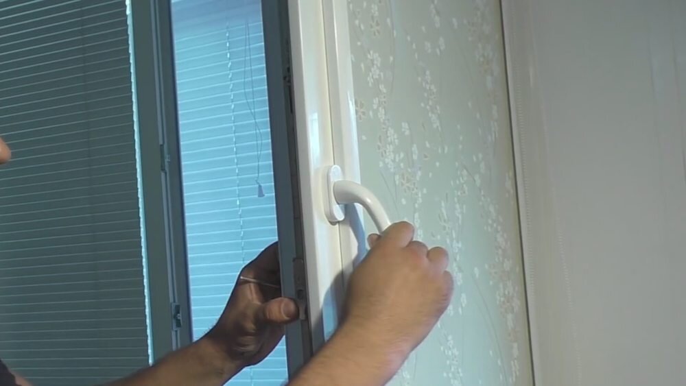 Если заклинило ручку