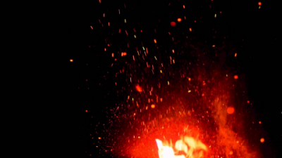 Фото из интернета. На верхнем фото из своего архива тот наш дом в 2018 году.