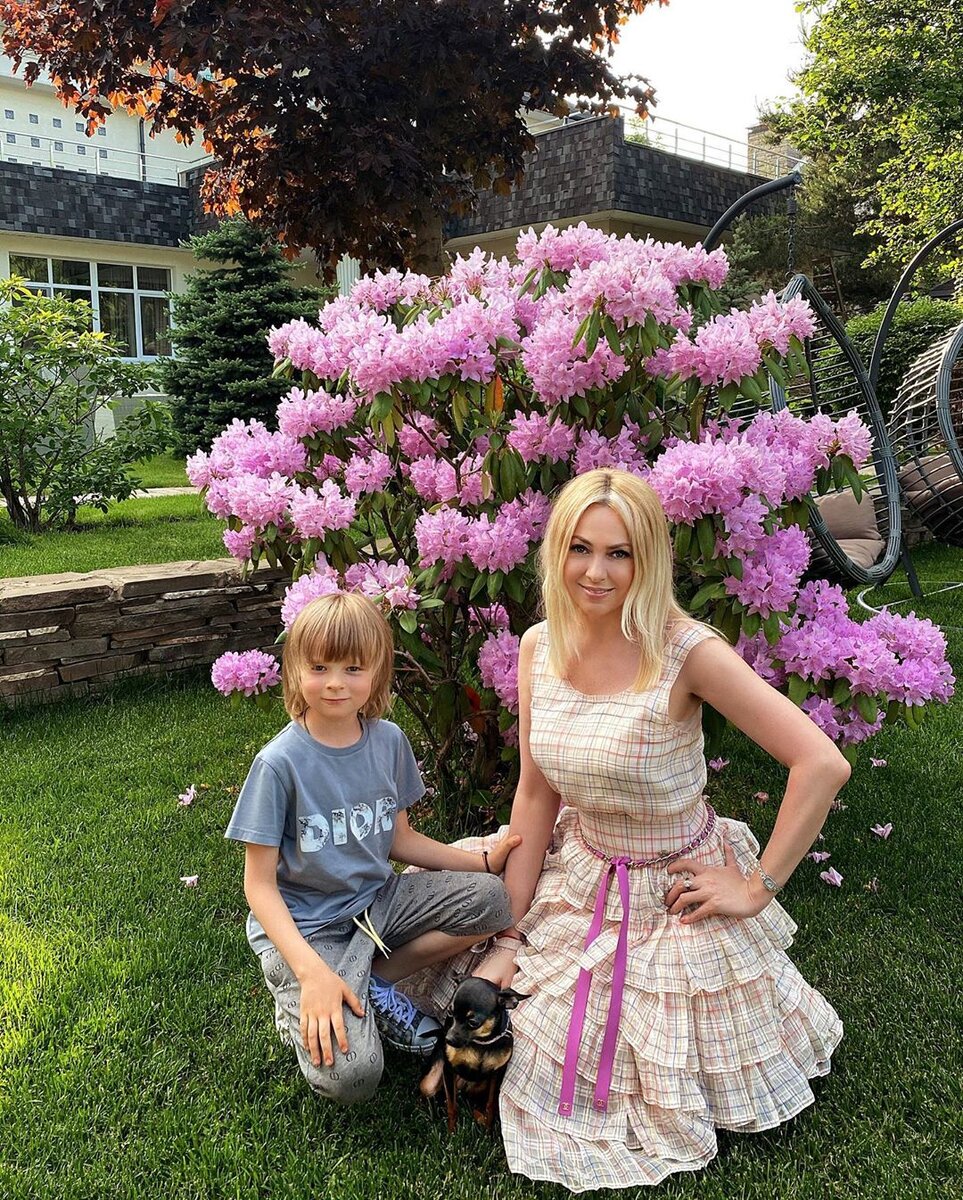 Яна рудковская свадьба с плющенко. Сколько лет яне рудковской сейчас. Сколько лет яне рудковской сейчас. Сколько лет яне рудковской сейчас. Яна рудковская 2021.