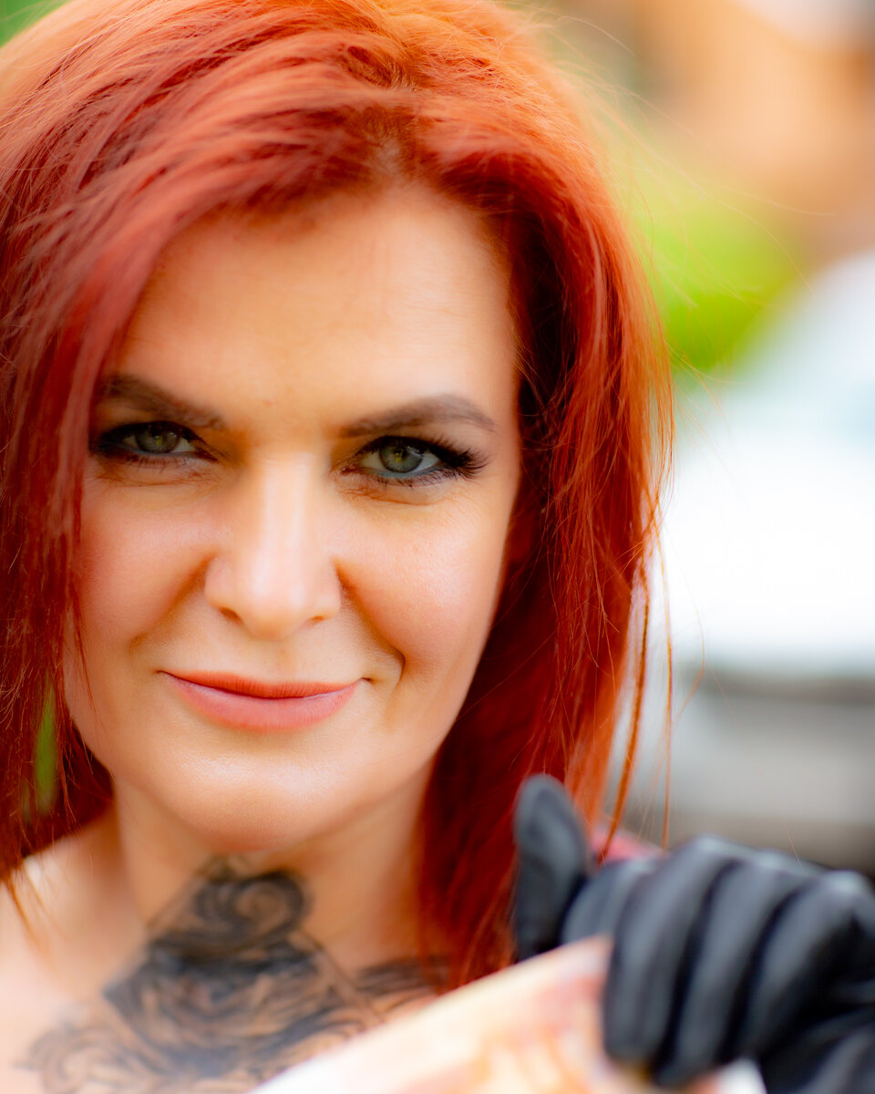 Светлана Леймах - автор уникальных колод таро и оракулов; сертифицированный коуч по развитию личности и масштабированию бизнеса; участник научно-исследовательского проекта GO-RA; основатель центра развития сверхспособностей человека «ИНЫЕ»; регрессолог, гипнотерапевт; светский эзотерик; автор энерготехник по работе с подсознанием; мастер финансовых энергопрактик; магический парфюмер; колумнист научных и глянцевых СМИ.