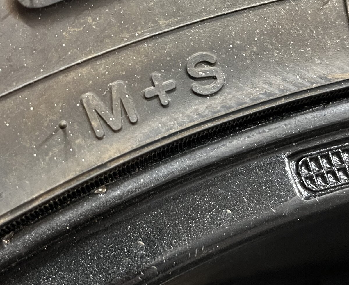 Подойдет ли шина. Лачетти хэтчбек 1. Michelin ford focus 2. Шины другого цвета. Подойдет ли шина.