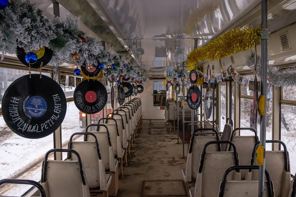 Салон новогоднего ретро-трамвая, фото Дмитрий Киреев