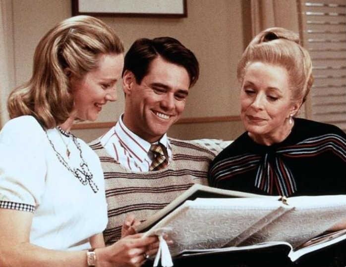 Фрагмент картины "Шоу Трумана"  1998 год.