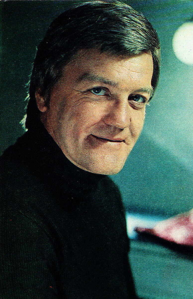 Леонид в молодости