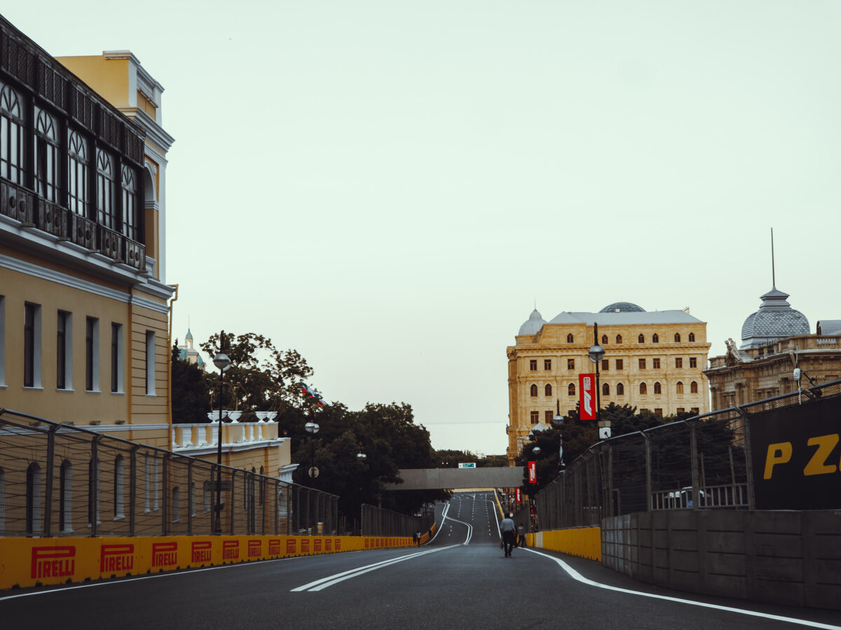 Трасса Формулы 1. Фото: Orxan Musayev, Unsplash