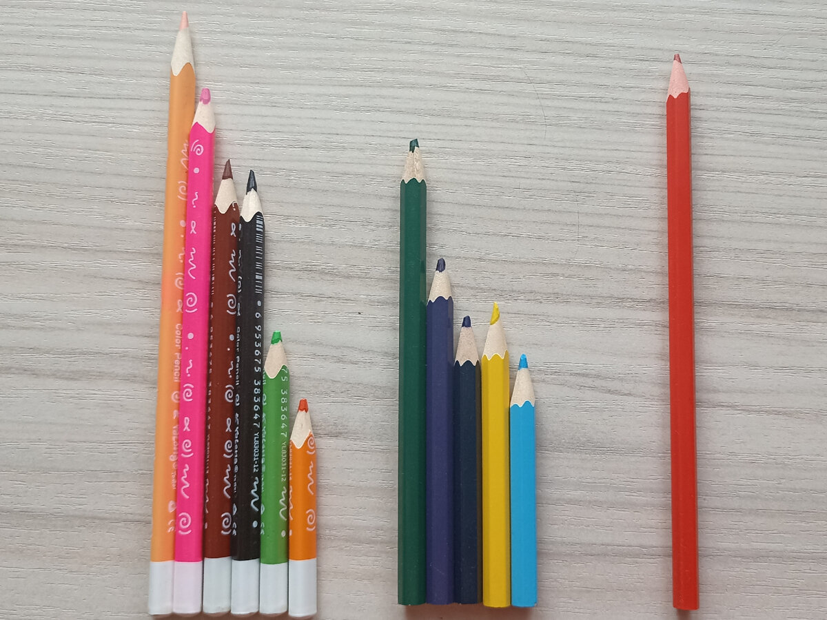 На просьбу начать уже просто пользоваться новым набором карандашей сын отвечает отказом