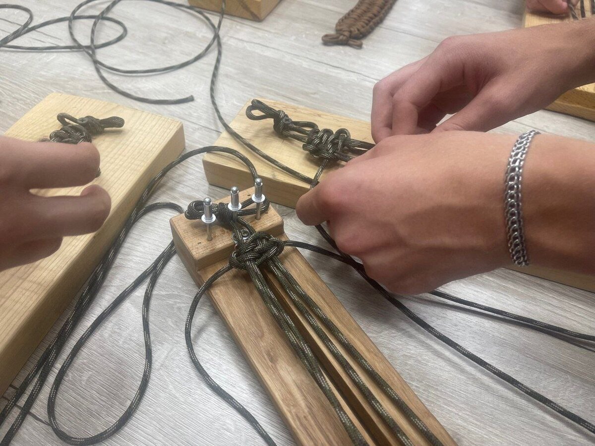    Волонтеры фонда «Защитники Отечества» провели для оренбургских школьников мастер класс Марина Шарт