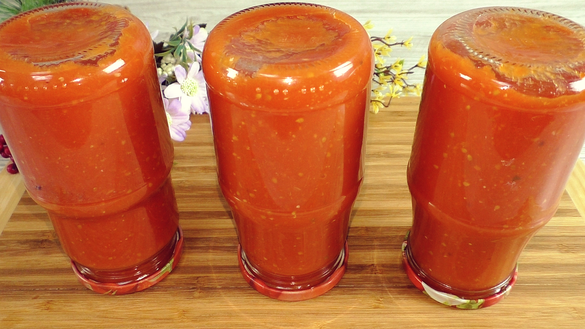 1 заготовка - отличная альтернатива покупным томатам в собственном соку.
Рецепт:
Помидоры в банку
Для 1.5 литра томатного пюре (+/-) 1.5 кг помидоров
Соль 1 ст. л.-13